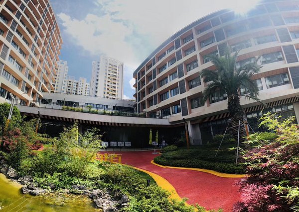 魅力花园太阳谷安养中心曲径通幽