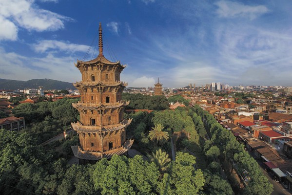 Twin Stone Pagodas at Kaiyuan Temple in Quanzhou of Fujian Province