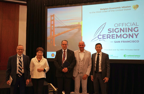 神云科技与国际AI创新企业Tonomia签署合作备忘录，正式结为策略伙伴。 Tonomia创办人兼执行长Dr. Mustapha Belhabib(中间)与Charlotte Chou, President of MiTAC Information Systems Corp.(左二)、Raymond Huang, General Manager of MiTAC Computing Technology USA Corp.(右一)等人共同出席见证。